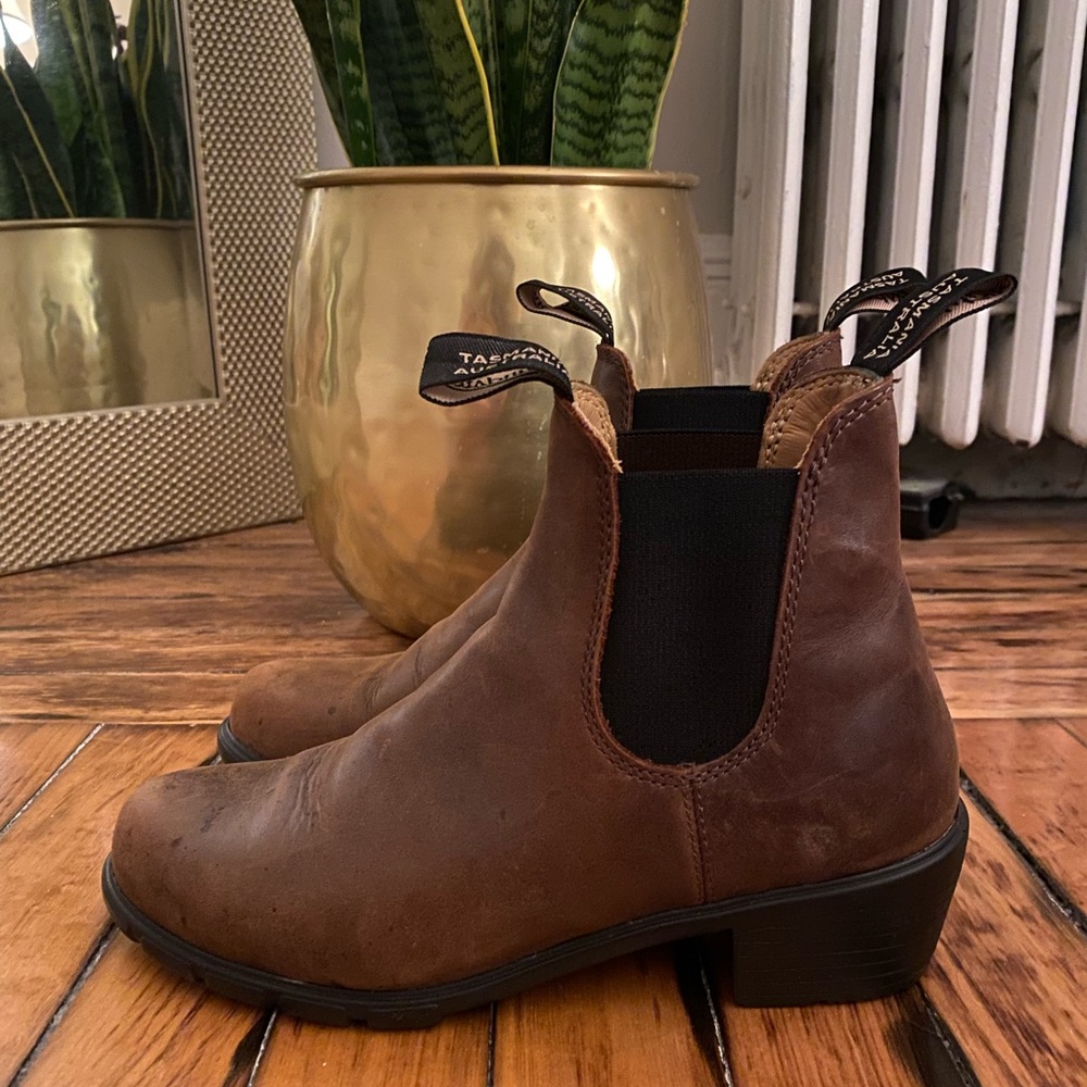 Blundstone heeled boots sz 8